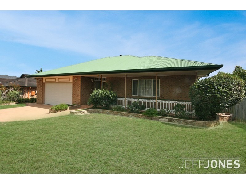 12 Hatherton Crescent, Carindale QLD 4152