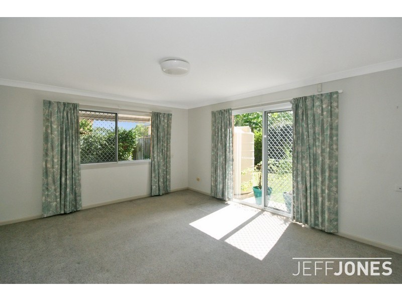 12 Hatherton Crescent, Carindale QLD 4152