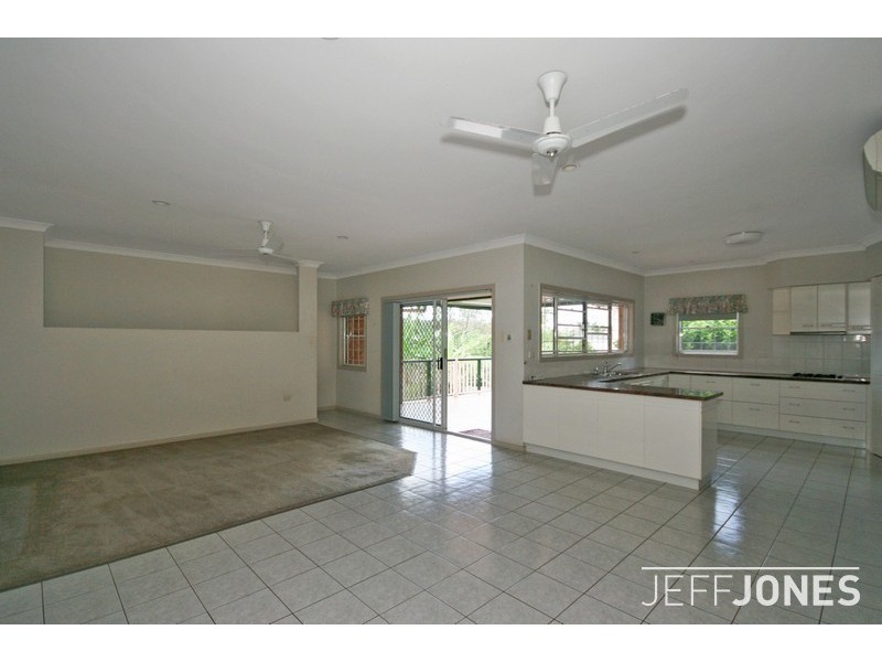 12 Hatherton Crescent, Carindale QLD 4152
