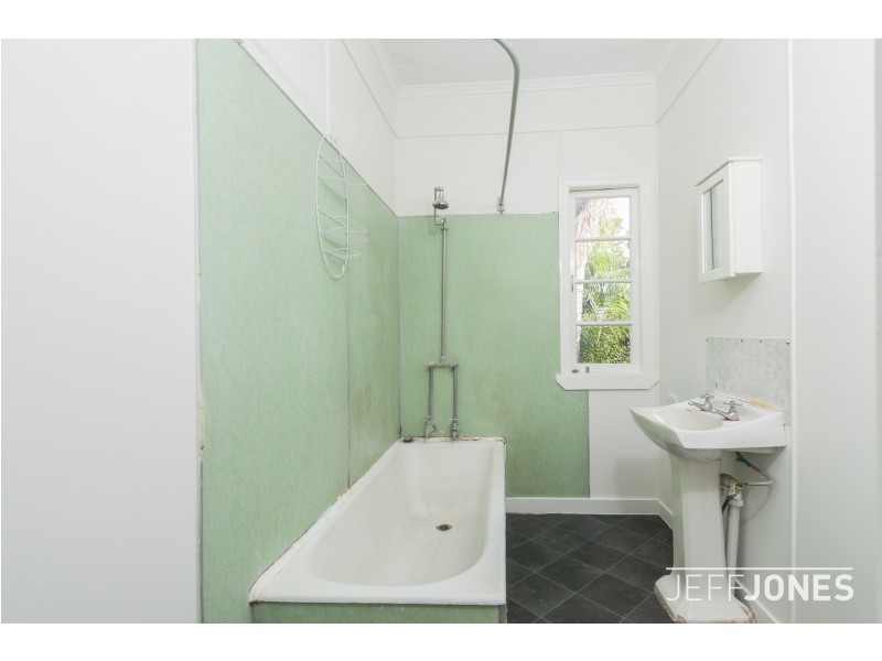 38 Raby Road, Coorparoo QLD 4151