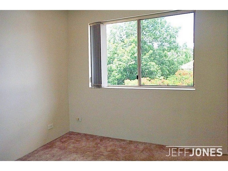 8/2 Gustavson Street, Annerley QLD 4103