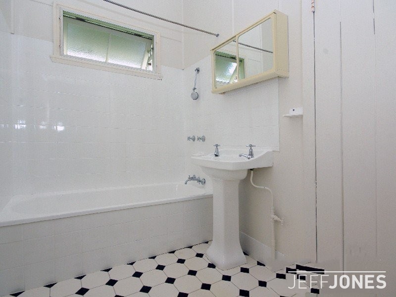 3 Annie Street, Camp Hill QLD 4152