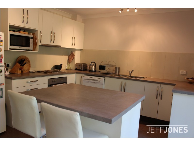 21 Perrin Drive, Seven Hills QLD 4170