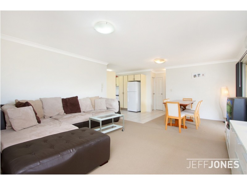 13/120 Pembroke Road, Coorparoo QLD 4151