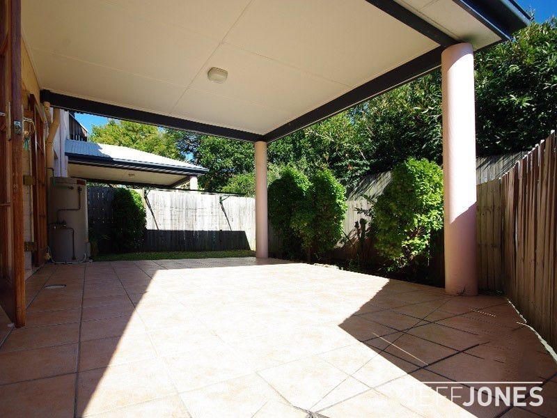33 Newdegate Street, Greenslopes QLD 4120