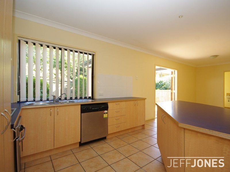 33 Newdegate Street, Greenslopes QLD 4120