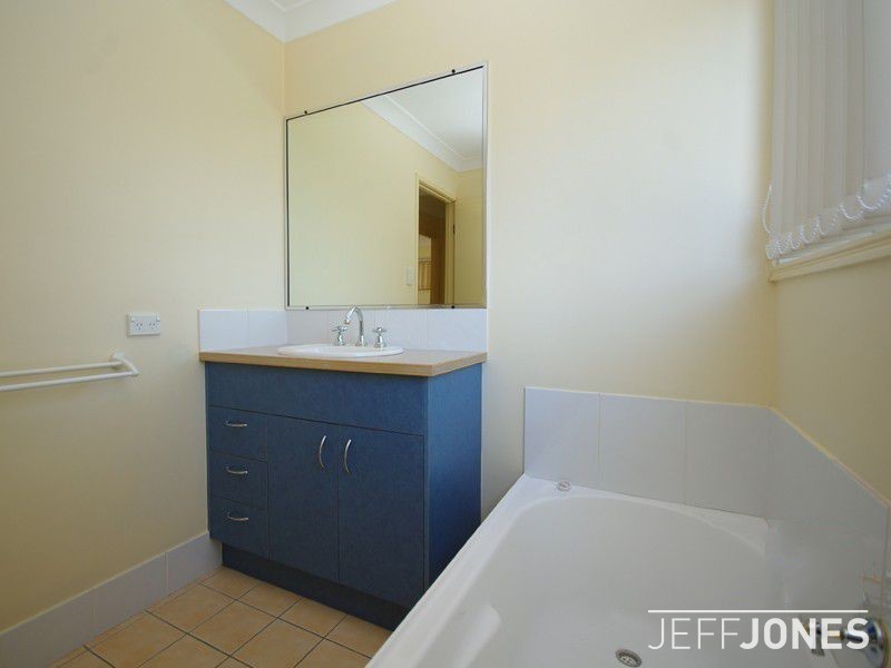 33 Newdegate Street, Greenslopes QLD 4120