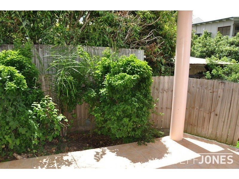 33 Newdegate Street, Greenslopes QLD 4120