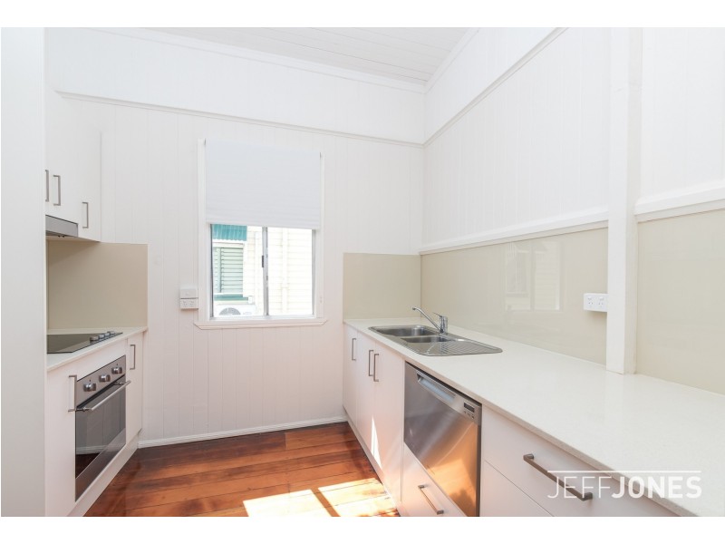 8 Bennetts Road, Camp Hill QLD 4152