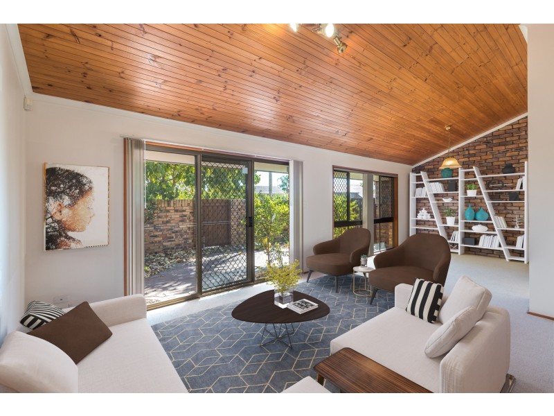 401 Winstanley Street, Carindale QLD 4152