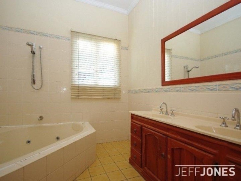 37 Myrtle Street, Woolloongabba QLD 4102