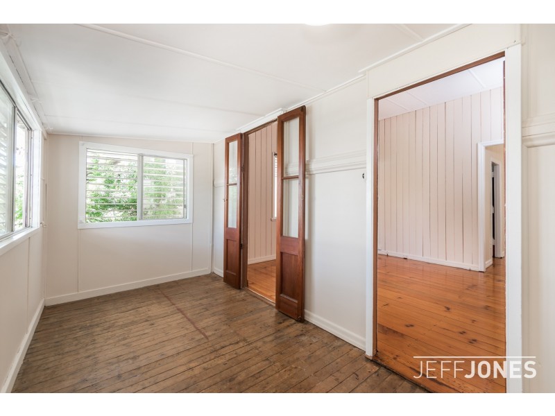 52 Peach Street, Greenslopes QLD 4120