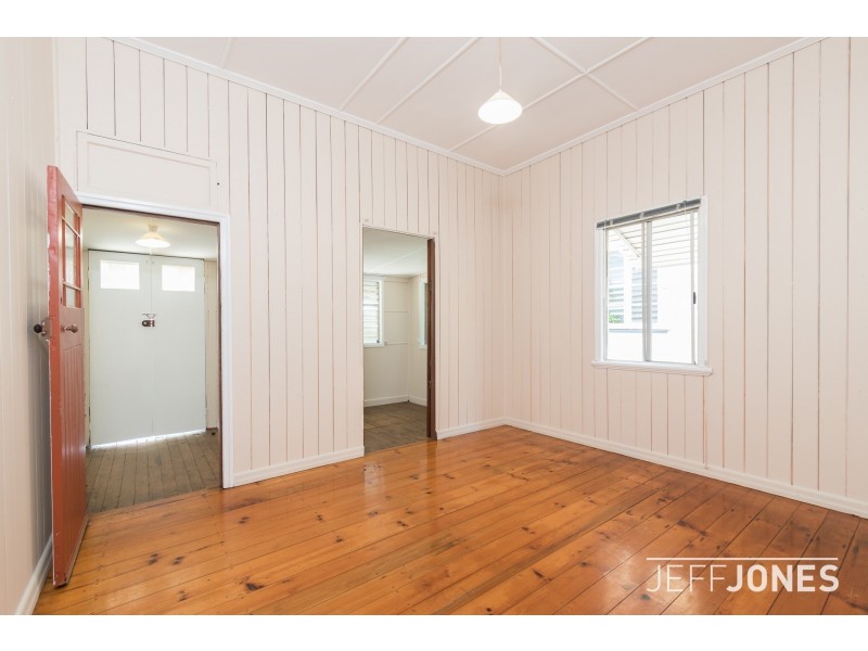 52 Peach Street, Greenslopes QLD 4120