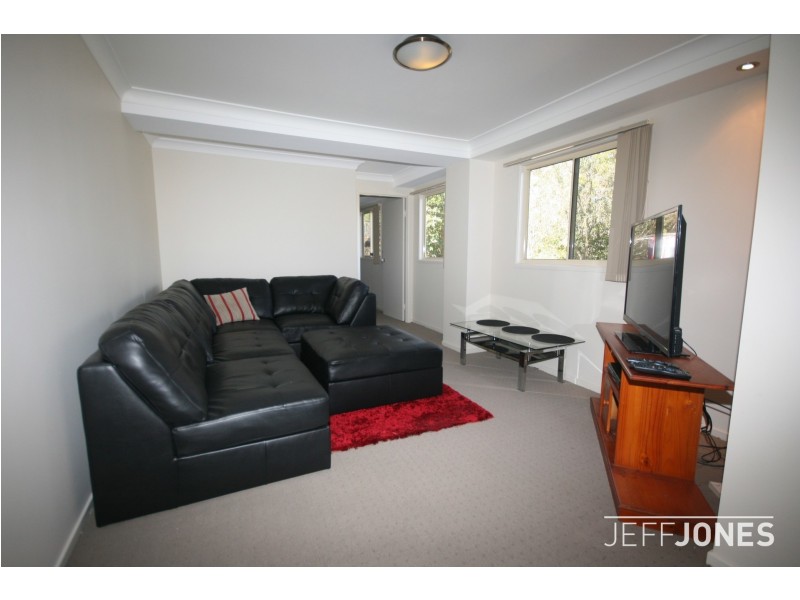 12 Hull Street, Carina QLD 4152