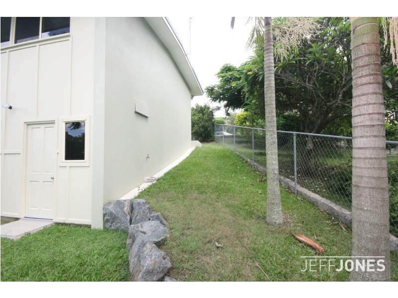 12 Hull Street, Carina QLD 4152