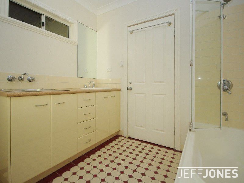 36B Brae Street, Coorparoo QLD 4151