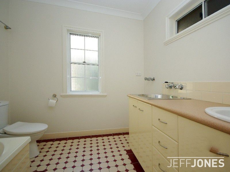 36B Brae Street, Coorparoo QLD 4151