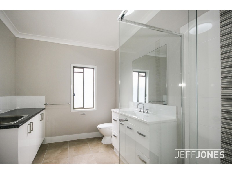 17 Elfin Street, East Brisbane QLD 4169