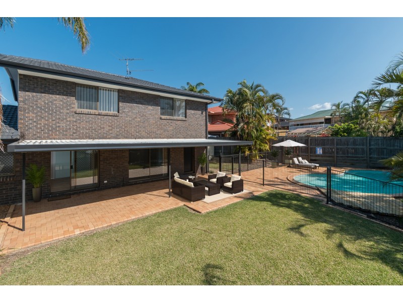 5 Consuelo Court, Carindale QLD 4152