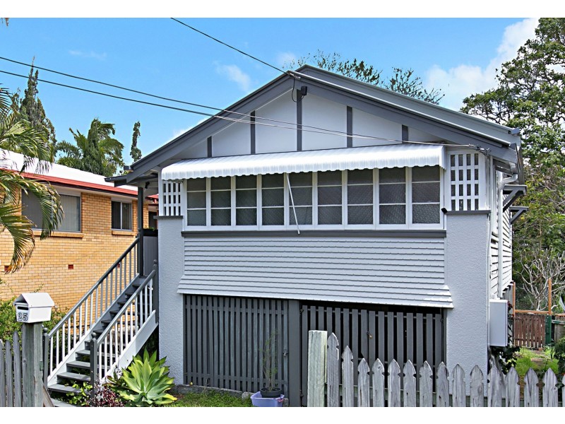 25 Thomas Street, Greenslopes QLD 4120