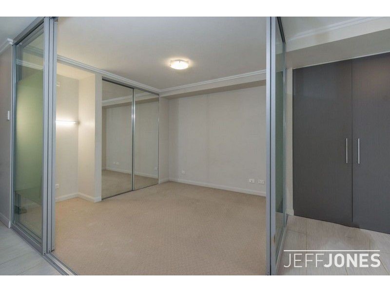 89/123 Barrack Road, Cannon Hill QLD 4170