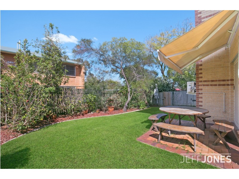1/327 Cornwall Street, Greenslopes QLD 4120