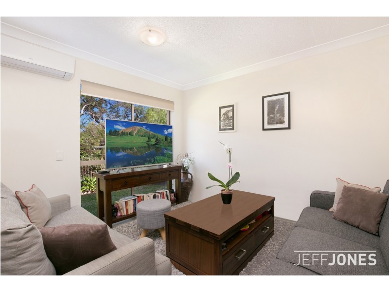 1/327 Cornwall Street, Greenslopes QLD 4120