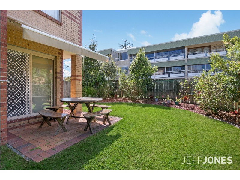 1/327 Cornwall Street, Greenslopes QLD 4120