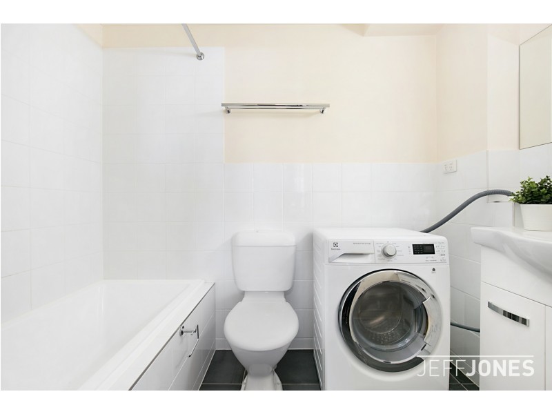 8/43 Galway Street, Greenslopes QLD 4120