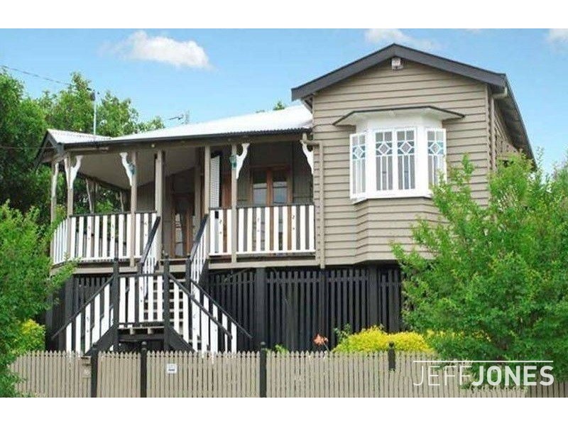 16 Drummond Street, Greenslopes QLD 4120