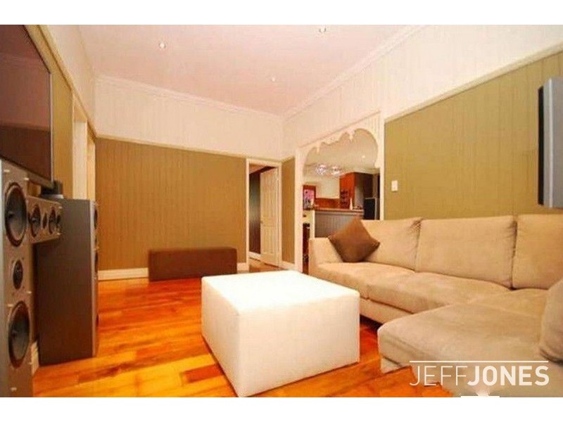 16 Drummond Street, Greenslopes QLD 4120