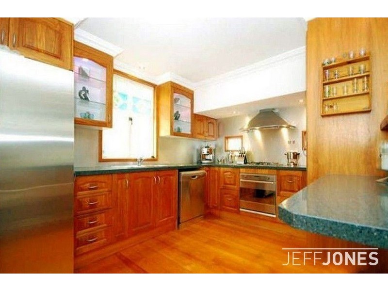 16 Drummond Street, Greenslopes QLD 4120