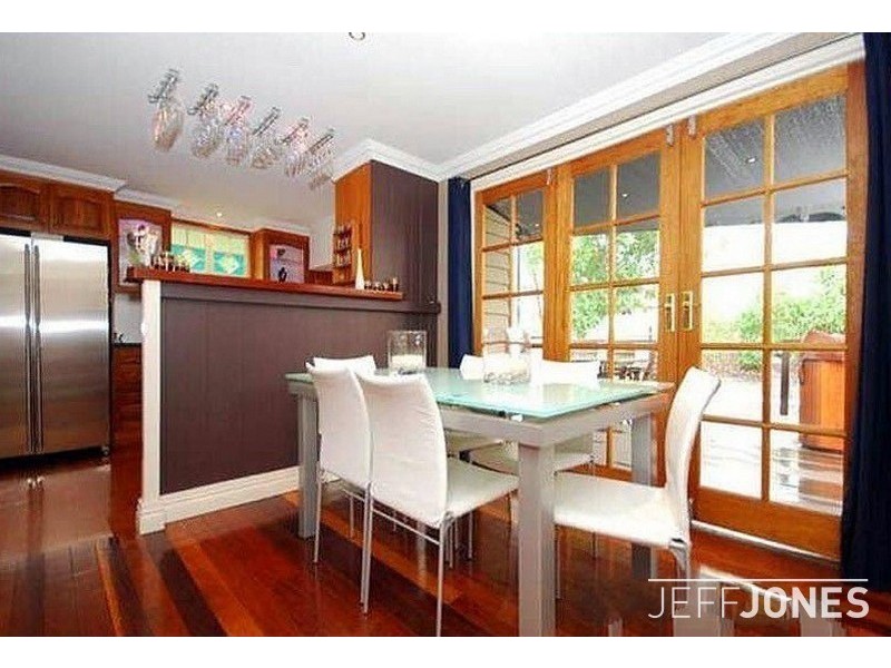 16 Drummond Street, Greenslopes QLD 4120