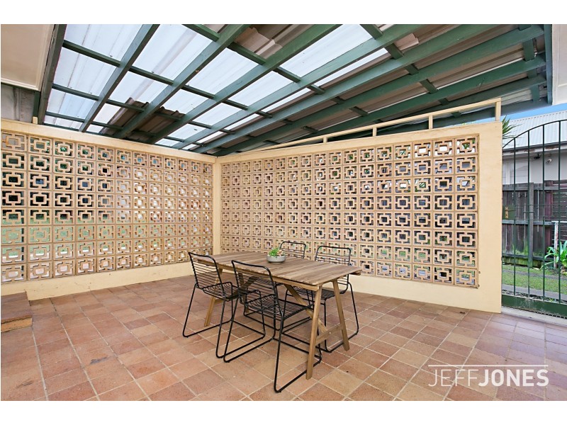 39 Sapphire Street, Holland Park QLD 4121