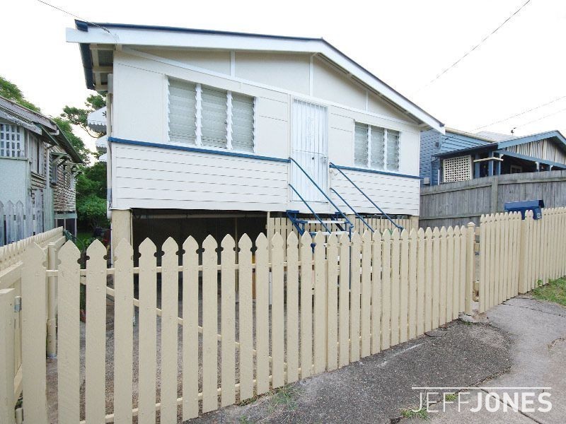 23 Thomas Street, Greenslopes QLD 4120