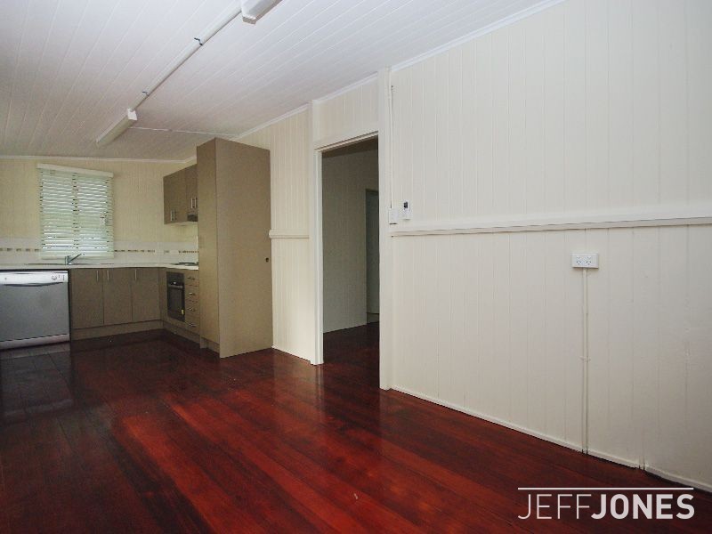 23 Thomas Street, Greenslopes QLD 4120