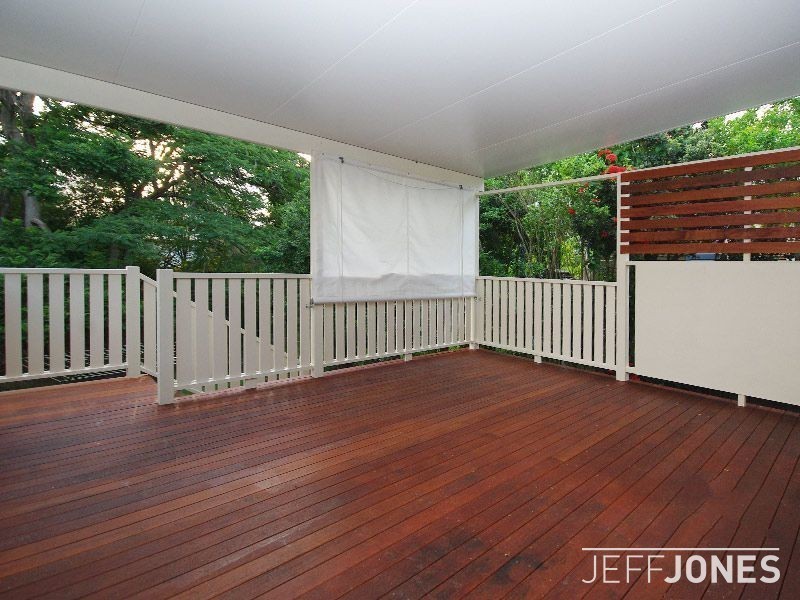 23 Thomas Street, Greenslopes QLD 4120