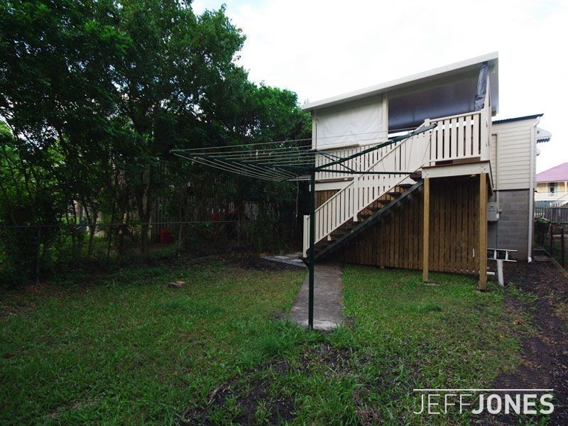 23 Thomas Street, Greenslopes QLD 4120