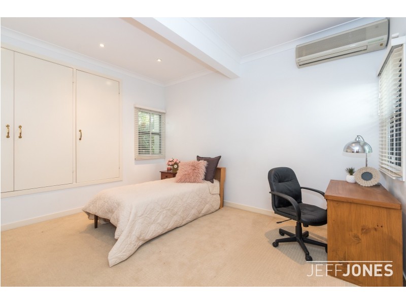 11 Keera Street, Coorparoo QLD 4151