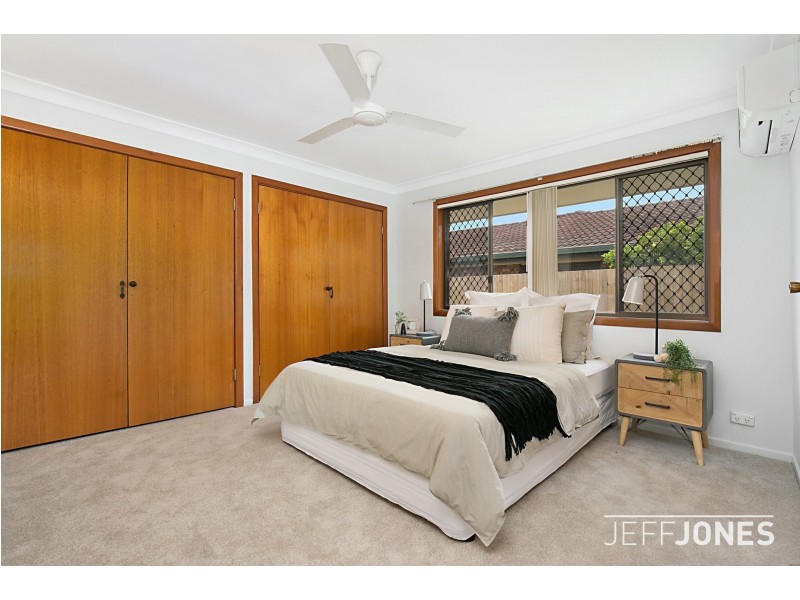 33 Briarwood Street, Carindale QLD 4152