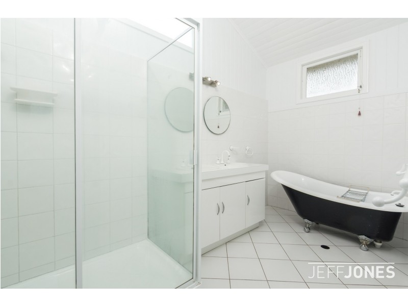 21 Landsdowne Street, Coorparoo QLD 4151