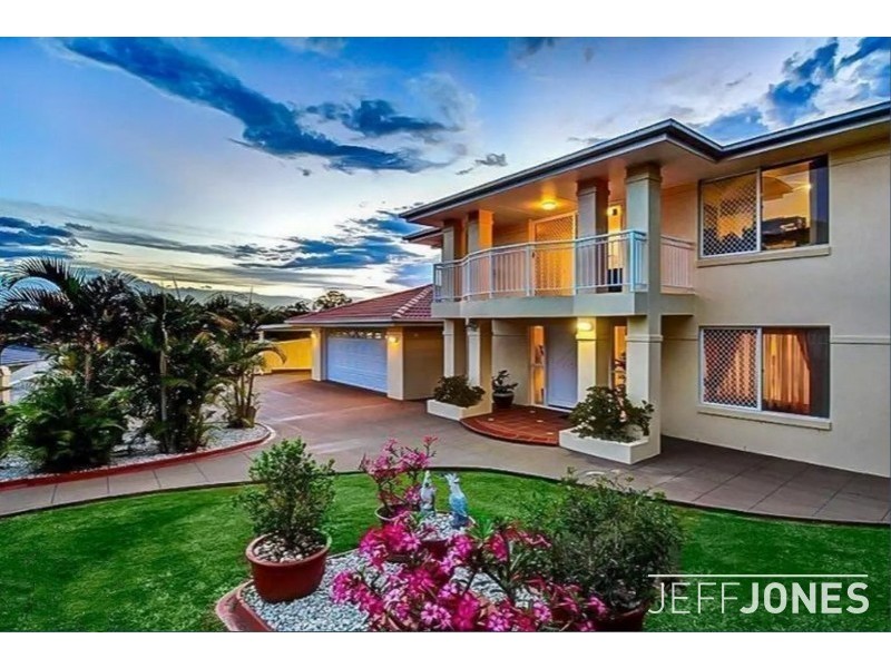 4 Arncliffe Close, Carindale QLD 4152