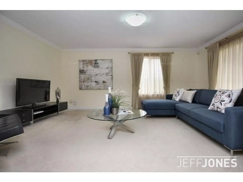 4 Arncliffe Close, Carindale QLD 4152