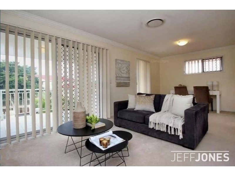 4 Arncliffe Close, Carindale QLD 4152