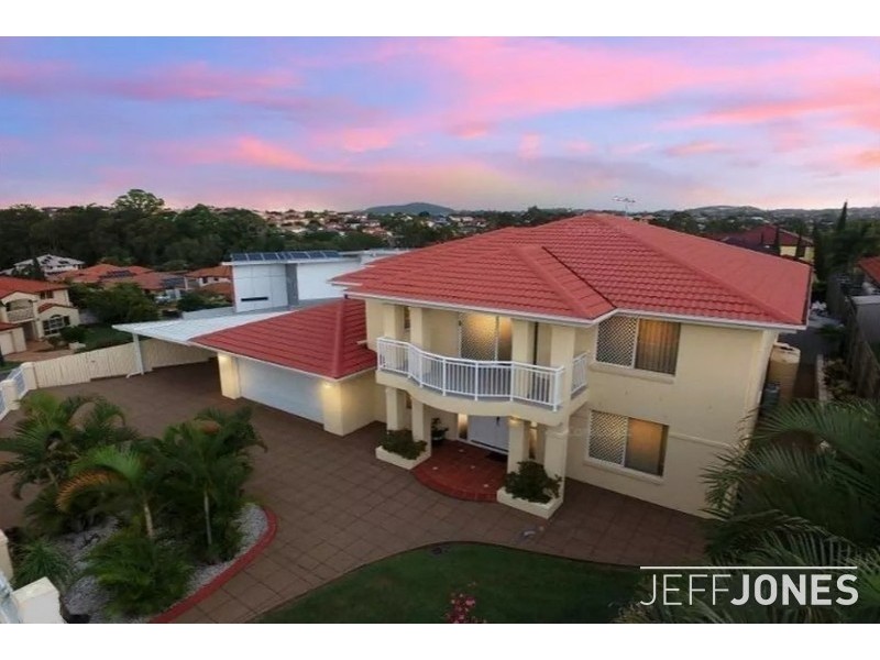 4 Arncliffe Close, Carindale QLD 4152