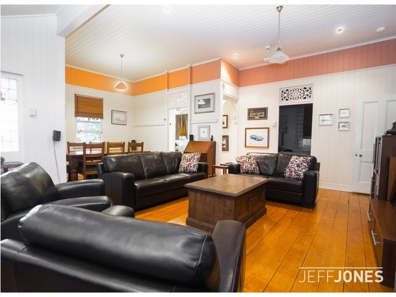 93 Pear Street, Greenslopes QLD 4120