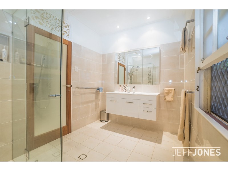 93 Pear Street, Greenslopes QLD 4120