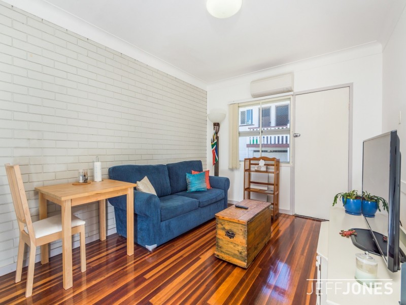 2/8 Boongall Road, Camp Hill QLD 4152