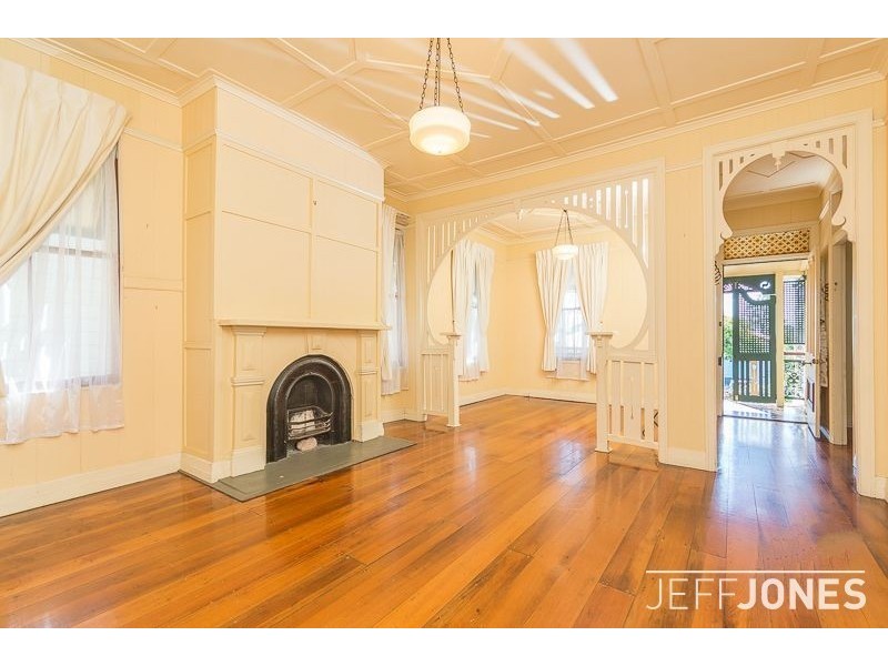 39 Gordon Street, Greenslopes QLD 4120