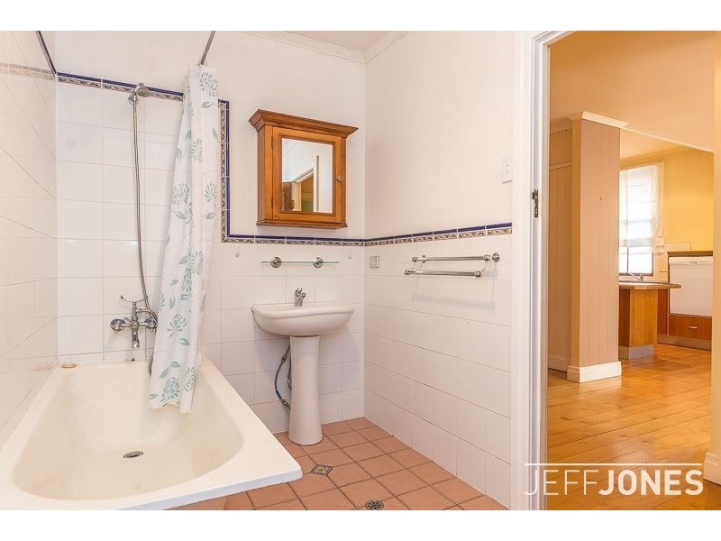 39 Gordon Street, Greenslopes QLD 4120